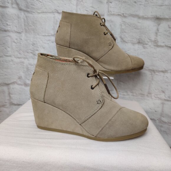 Toms Womens Ankle Booties Desert Wedge Heel Lace Up Boots Suede Taupe Tan Sz 8 - Picture 2 of 15